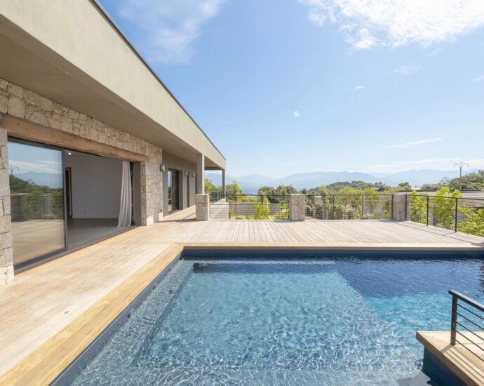 Ajaccio, Programme neuf, Villa de standing, 3 chambres, vue panoramique mer et montagnes, piscine, proche plage