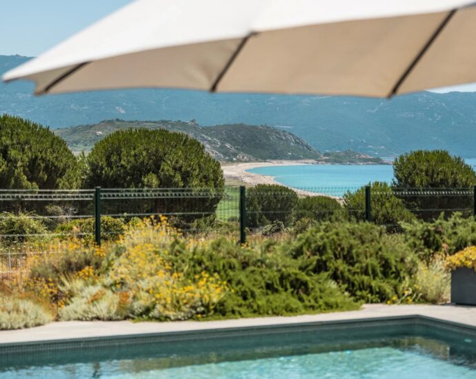Architect villa, 5 bedrooms, panoramic sea view, swimming pool, beaches on foot