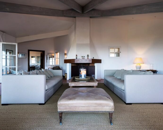 Coti-Chiavari – Property located on the Castagna Peninsula with a 6-bedroom villa and panoramic sea views