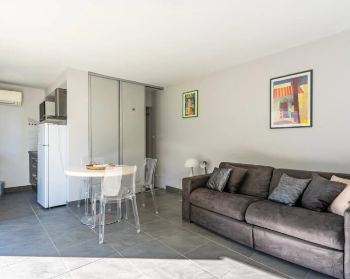 Miomo, 6 bedroom villa, swimming pool, panoramic sea view, walking distance to the beach