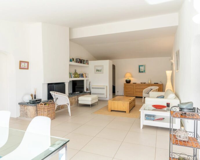 Pianelli, Porto-Vecchio, Villa de plain-pied, 4 chambres, piscine, vue montagnes, environnement préservé