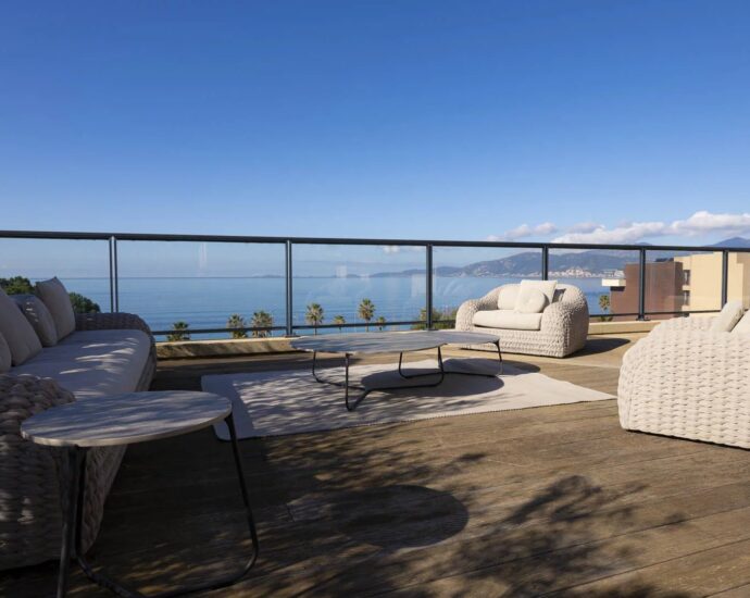 Exclusivité, Rive Sud Ajaccio, Porticcio, Penthouse, vue mer panoramique, 3 chambres, plages à pied
