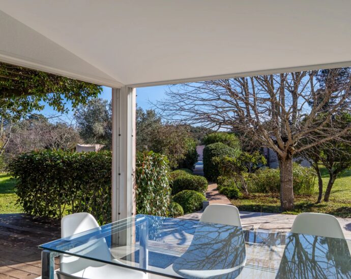 Pianelli, Porto-Vecchio, Villa de plain-pied, 4 chambres, piscine, vue montagnes, environnement préservé