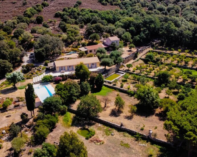 Lumio, charming estate in the heart of nature, sea view