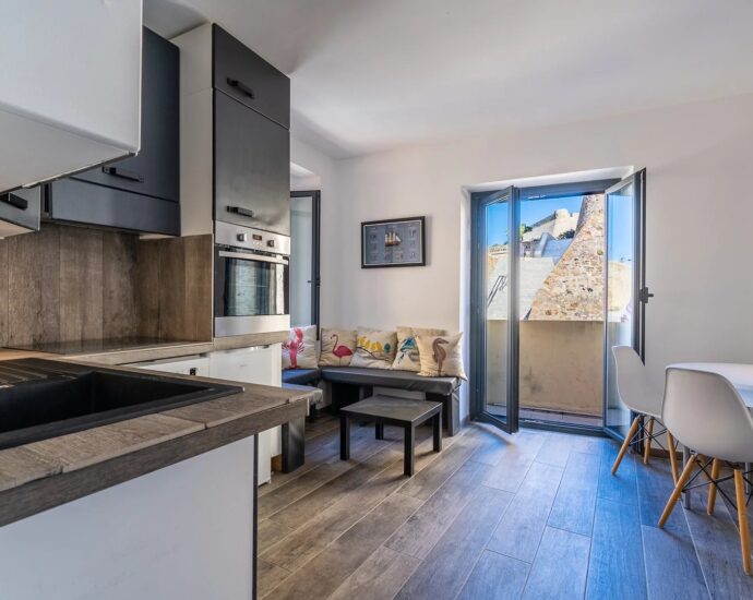 Calvi, old town centre, type 4 duplex flat, view of the Gulf