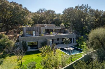 Lecci, Villa d’architecte, 5 chambres, piscine, vue montagne, proche plage