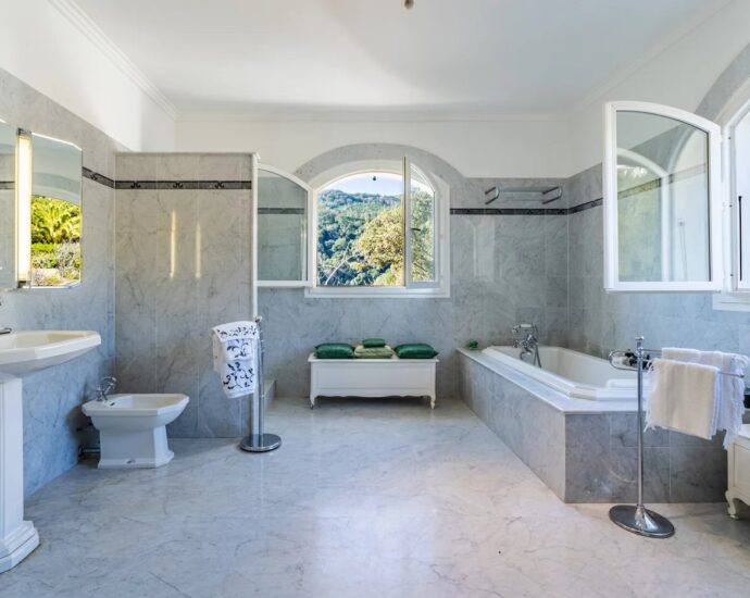 Miomo, 6 bedroom villa, swimming pool, panoramic sea view, walking distance to the beach
