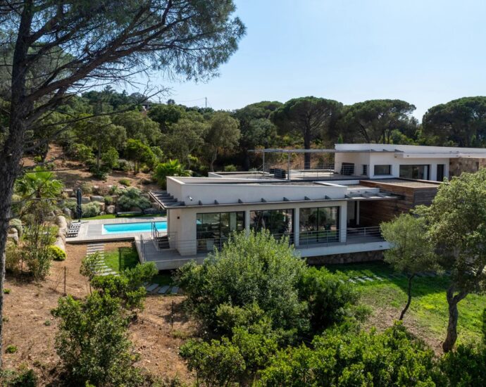 Vilatta –  VILLAS – 5 BEDROOM – SEA VIEW