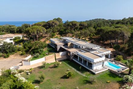 Capicciola –  Villa mitoyenne T6, sans vis à vis,  vue mer, proche plage