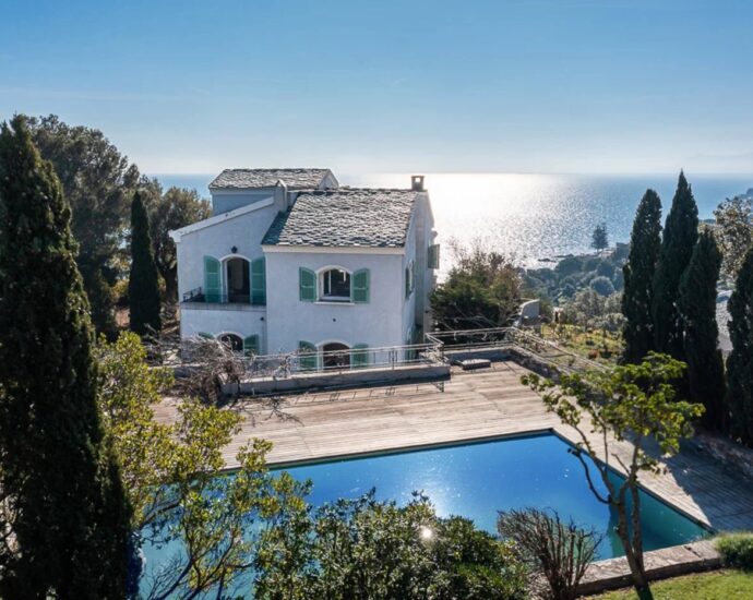 Miomo, 6 bedroom villa, swimming pool, panoramic sea view, walking distance to the beach