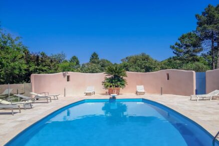 Pianelli, Porto-Vecchio, Villa de plain-pied, 4 chambres, piscine, vue montagnes, environnement préservé