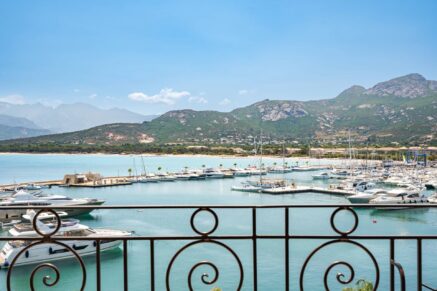 Calvi, appartement d’exception, 3 chambres, vue mer panoramique