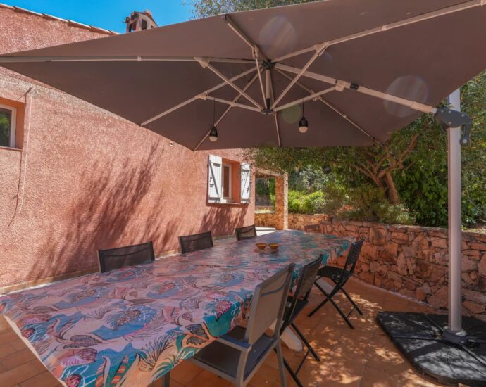Sea View Villa in Bastelicaccia – 5 Bedrooms, 2 Independent Apartments