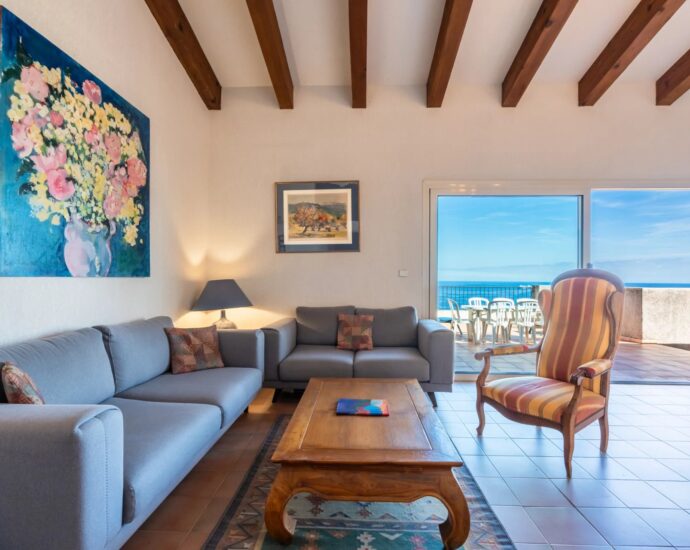 Exclusive, Corbara, 5-bedroom villa, swimming pool, panoramic sea view, beach on foot