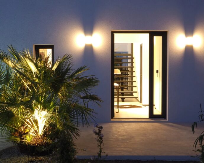 Villa contemporaine 5 chambres avec piscine et vue mer, au cœur du maquis