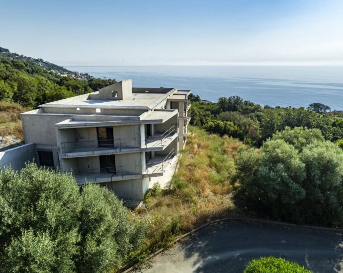 Ville di Pietrabugno, new apartment, 2 bedrooms, sea view