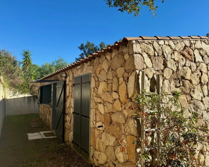Porto-Vecchio,  Villa type bergerie, 2 chambres, vue dégagée