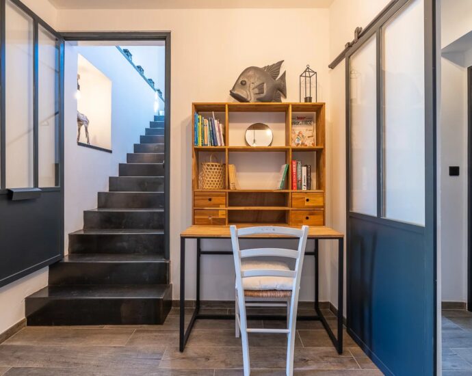 Calvi, old town centre, type 4 duplex flat, view of the Gulf