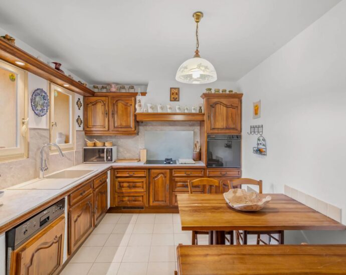 Exceptional, in the Cala Rossa area, 2 semi-detached villas, waterfront