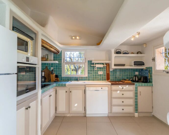 Pianelli, Porto-Vecchio, Villa de plain-pied, 4 chambres, piscine, vue montagnes, environnement préservé