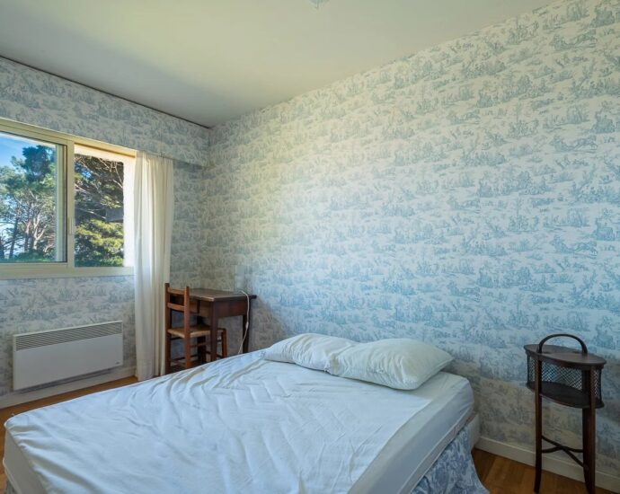 Exclusivité – Lido de la Marana, villa 4 chambres, piscine, terrain de tennis, plage à pied