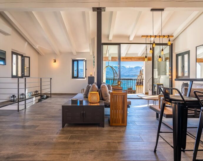 Calvi, old town centre, type 4 duplex flat, view of the Gulf
