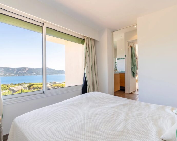 Porto Vecchio – Domaine de Marina di Fiori – Propriété vue mer – 7 chambres