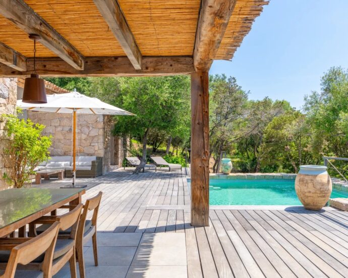 Olmeto, villa 2 chambres, pied dans l’eau, piscine, vue mer,