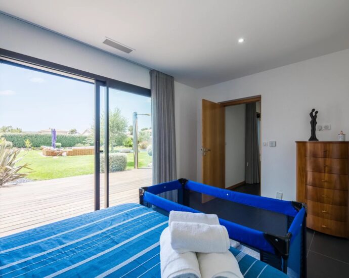 Porto-Vecchio, Saint-Cyprien, villa 4 chambres, piscine, plage à pied