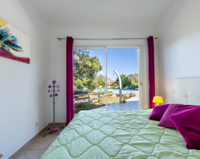 Favone, 4 chambres, piscine, pied dans l’eau