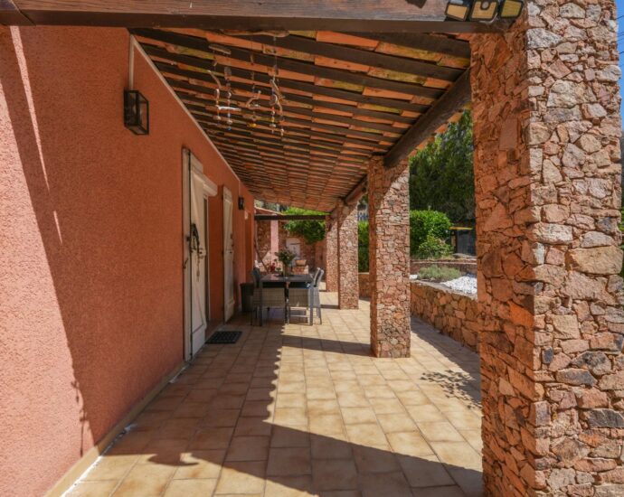 Sea View Villa in Bastelicaccia – 5 Bedrooms, 2 Independent Apartments