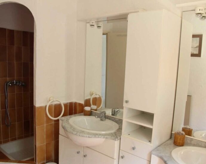 Porto-Vecchio, Domaine de Cala Rossa, villa 5 chambres, vue mer et plage à pied