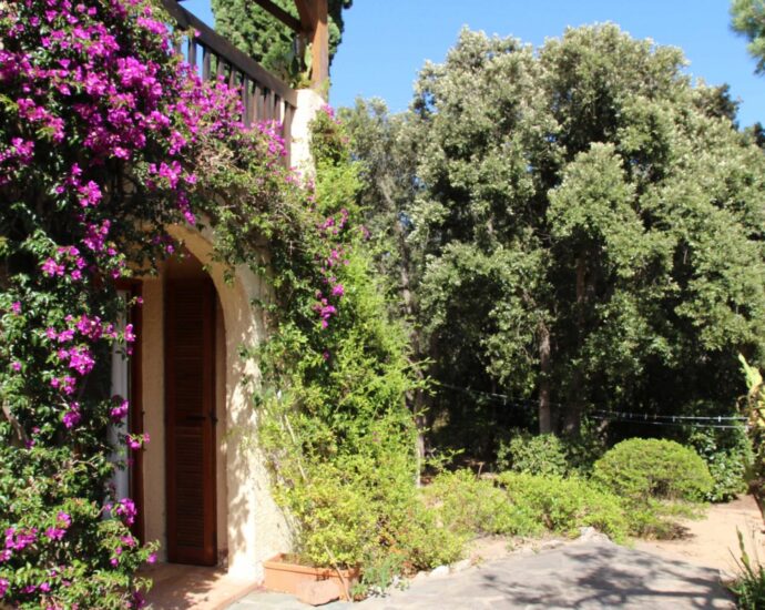 Porto-Vecchio, Domaine de Cala Rossa, villa 5 chambres, vue mer et plage à pied