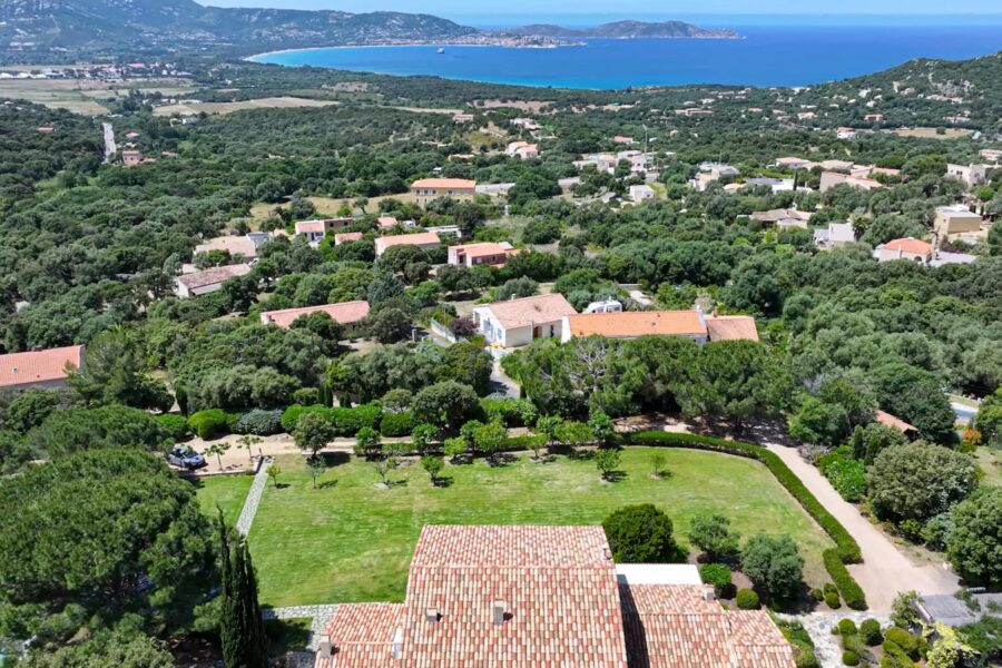 Lumio, villa 7 chambres, piscine, vue mer panoramique, proche plage