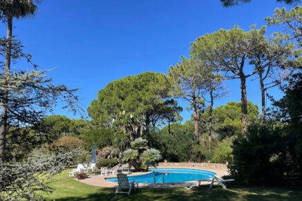 Exclusivité – Lido de la Marana, villa 4 chambres, piscine, terrain de tennis, plage à pied