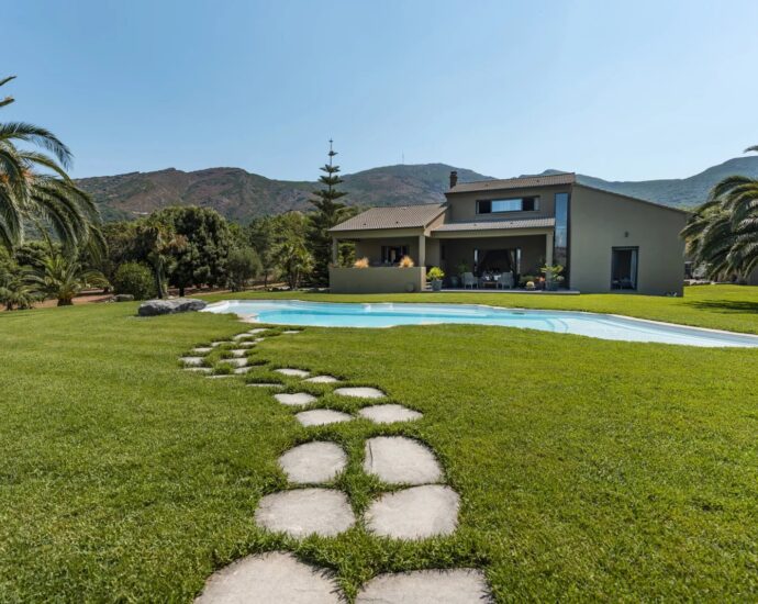 Patrimonio, villa d’architecte, 4 chambres, proche plage