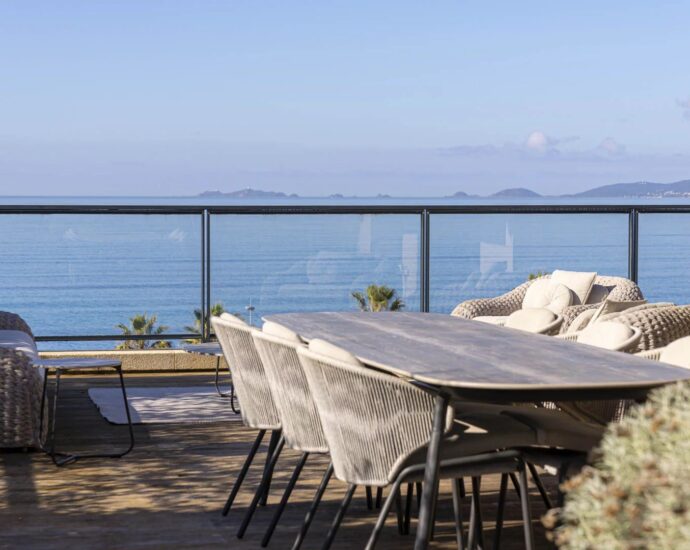 Exclusivité, Rive Sud Ajaccio, Porticcio, Penthouse, vue mer panoramique, 3 chambres, plages à pied