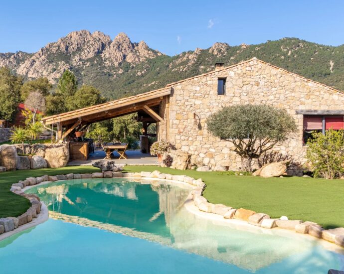 Conca, Villa type Bergerie, 4 chambres, dépendance, piscine, vue montagnes