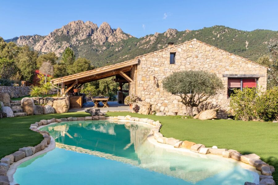 Conca, Villa type Bergerie, 4 chambres, dépendance, piscine, vue montagnes