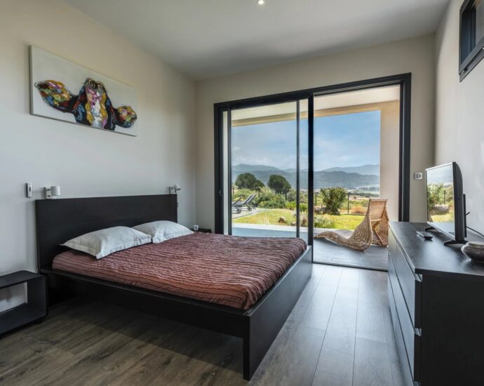 Architect villa, 5 bedrooms, panoramic sea view, swimming pool, beaches on foot
