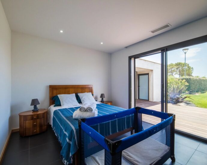 Porto-Vecchio, Saint-Cyprien, villa 4 chambres, piscine, plage à pied