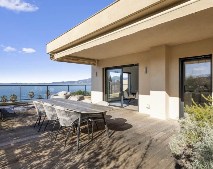 Exclusivité, Rive Sud Ajaccio, Porticcio, Penthouse, vue mer panoramique, 3 chambres, plages à pied