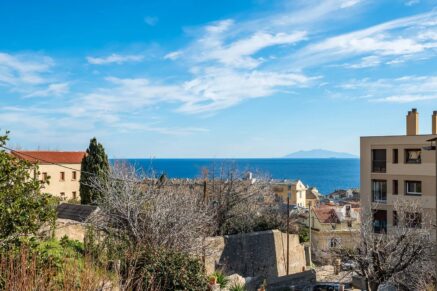 Bastia, centre-ville, maison de maître, 5 chambres, piscine, proche plage