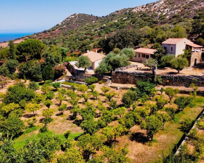 Lumio, charming estate in the heart of nature, sea view