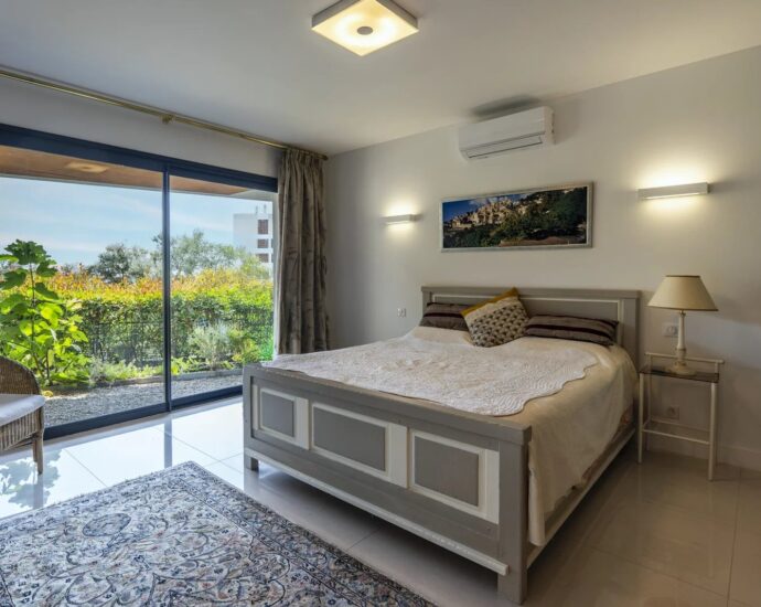 Bastia, contemporary villa with panoramic sea view and indoor pool