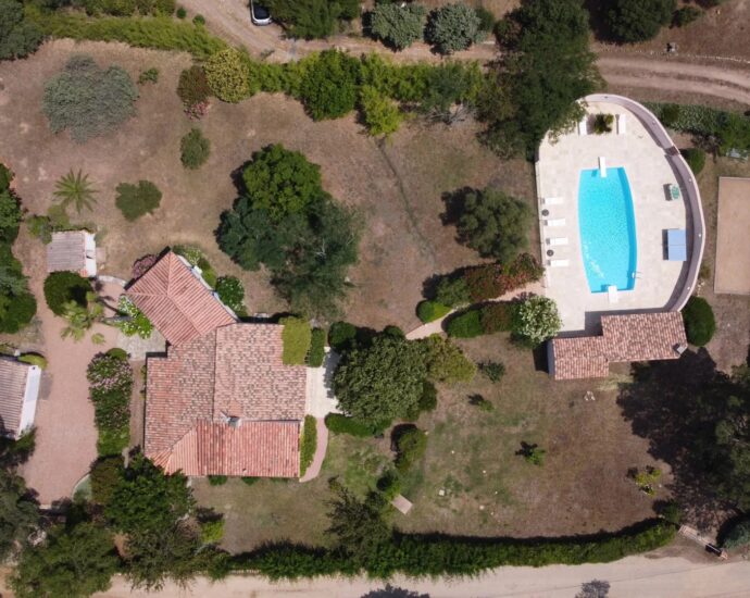 Pianelli, Porto-Vecchio, Villa de plain-pied, 4 chambres, piscine, vue montagnes, environnement préservé