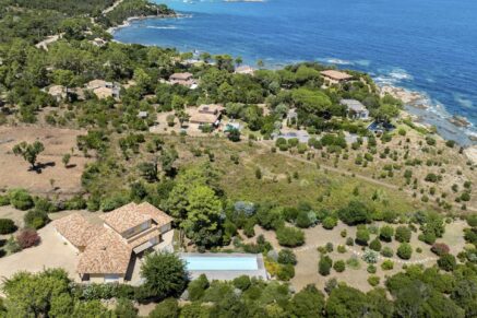 Favone, 4 chambres, piscine, pied dans l’eau