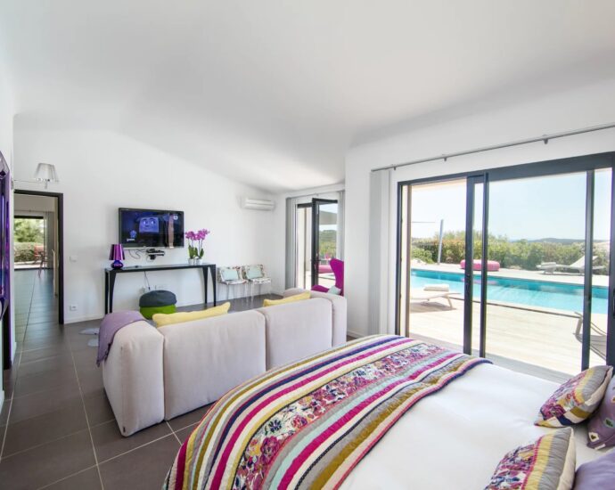 SOUTH CORSICA- MODERN VILLA –  5 BEDROOMS – POOL – SEA VIEW – NEAR FAUTEA BEACH