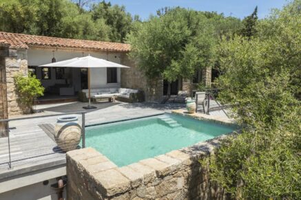 Olmeto, villa 2 chambres, pied dans l’eau, piscine, vue mer,