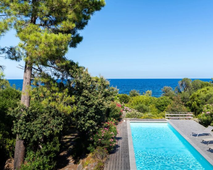 Favone, 4 chambres, piscine, pied dans l’eau
